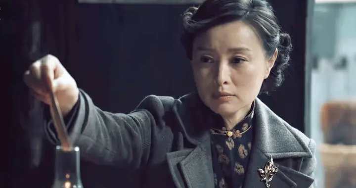 《沉默的荣耀》之朱枫：惊涛拍孤岛，虎穴藏忠魂，永不凋零的枫叶