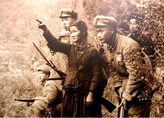 1953年8月，贵州女匪程莲珍被俘，但如何处置她却意见不一，于是，负责人便向毛主