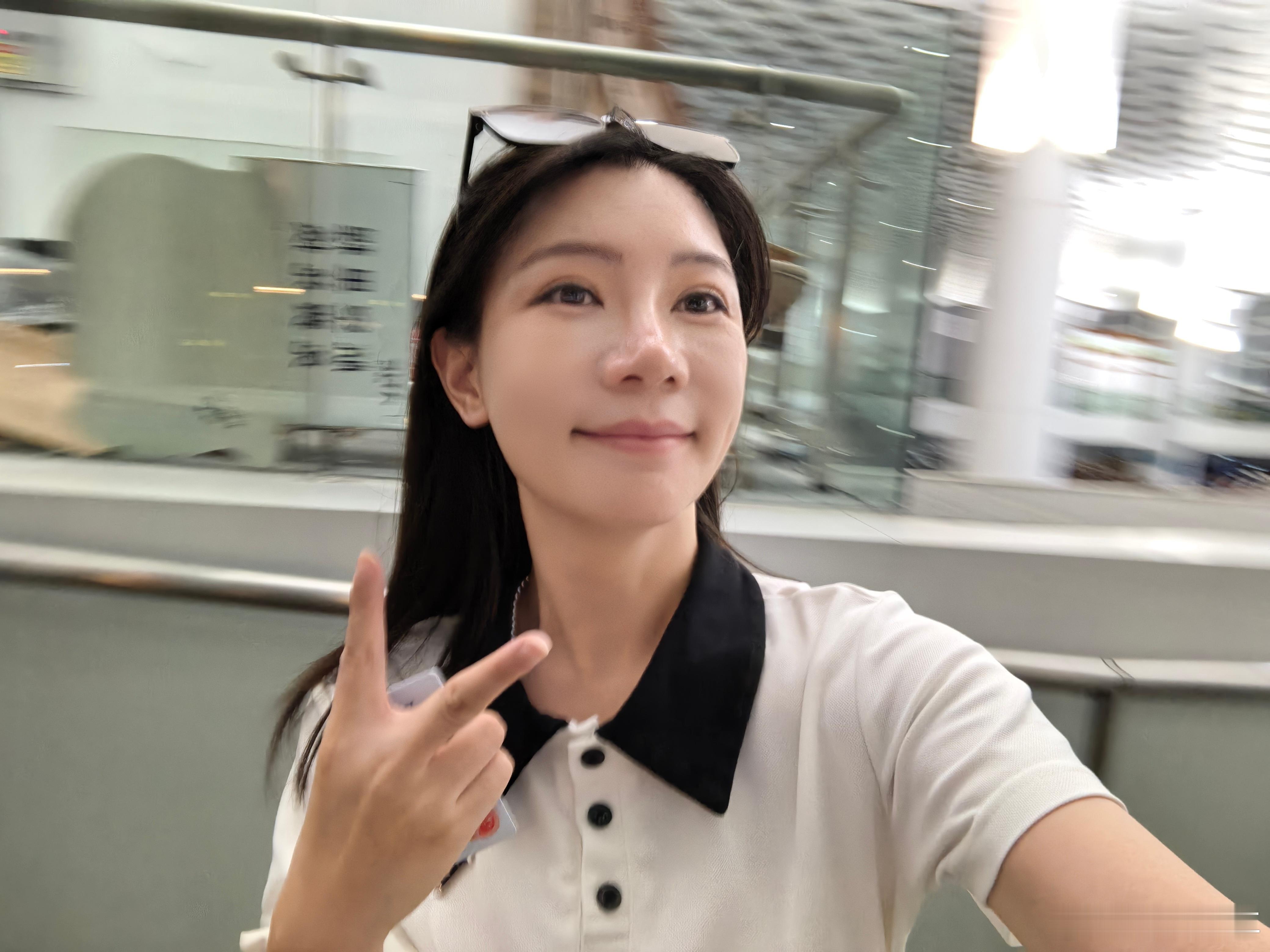今天我也是感受了一次极限登机[哈哈]刚过收费站就收到了登机短信刚走到 T3 航站