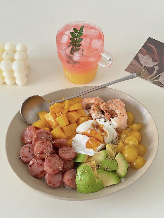 一人食brunch｜高颜值虾仁牛油果波奇饭🍱