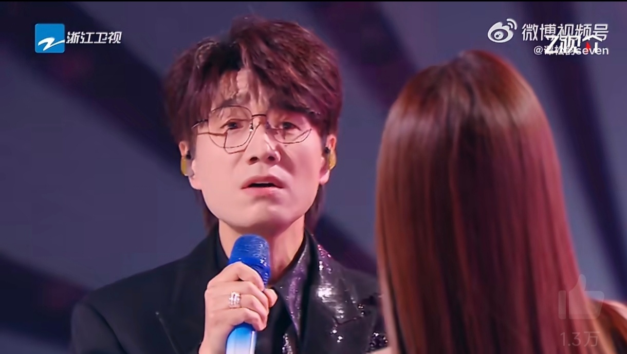 谭松韵暗恋是一个人的兵荒马乱难得的老乡组合王铮亮与谭松韵碰面格外投缘，静下心交流