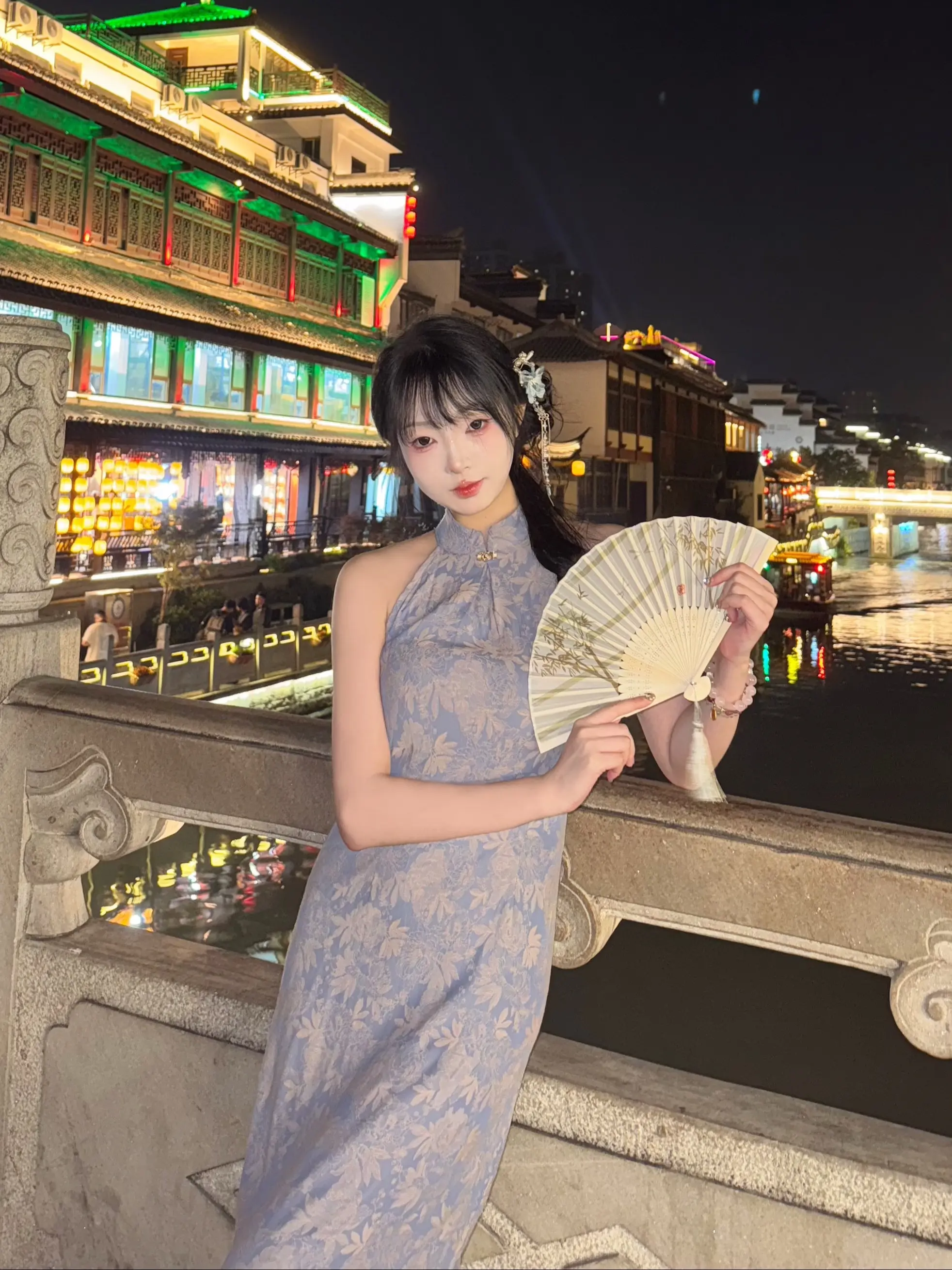 花会谢 但戴花的人永远明媚