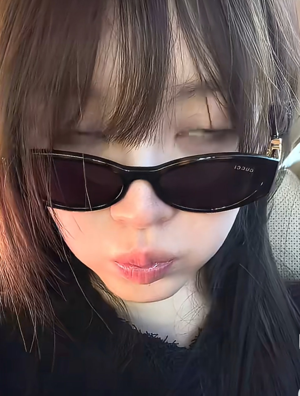 落地报到！松弛感穿搭+治愈笑容是行走的甜妹范本没错了💖田曦薇落地打卡