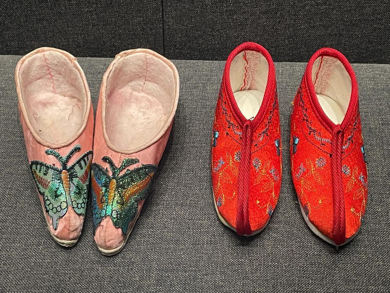  #历史# #裹脚布的时代# #女人# 看到古时候的女绣鞋，三寸金莲就像大一点的