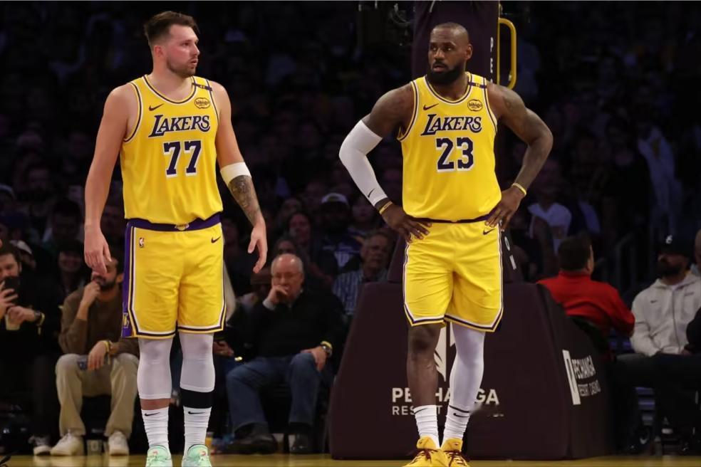 "詹姆斯依然是湖人最不可或缺的核心！"前NBA球星迈克尔·汤普森在4月12日接受