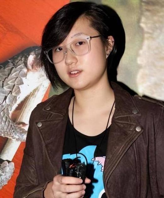 吴卓林不拼爹！
自力更生太耀眼！


虽然吴卓林的直播间不大
但却打理得井井有条