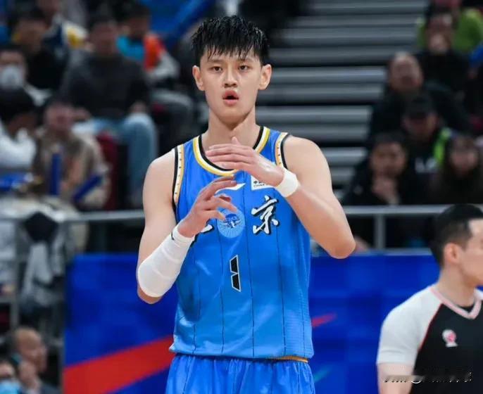太丢脸了！北京93-95不敌北控，看看数据谁该来背锅？
田宇翔：4中1，拿下2+
