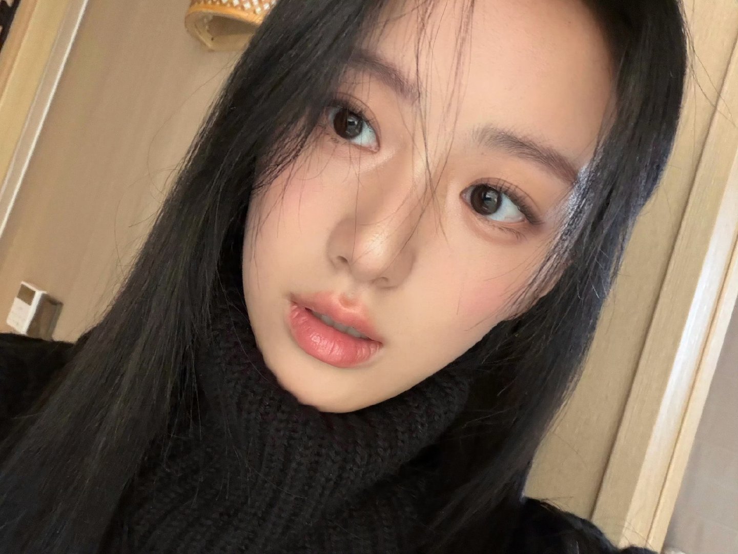 包上恩更新自拍包上恩怼脸自拍 自拍就是最伟大的发明！包上恩这套自拍也太韩了，甜度