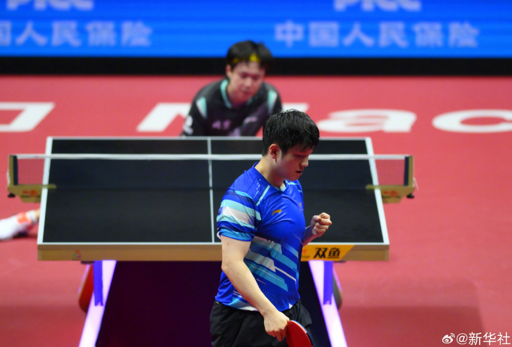 樊振东点赞王楚钦“是中国队绝对的领军人物”，王楚钦回应输球：思想出现问题