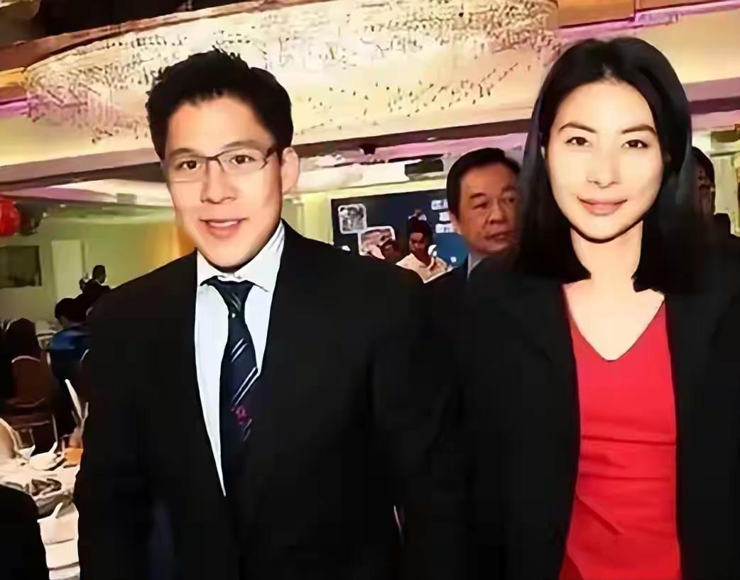 46岁霍启刚不再隐瞒！坦言与郭晶晶结婚的真相，难怪能相爱19年
 
46岁的霍启