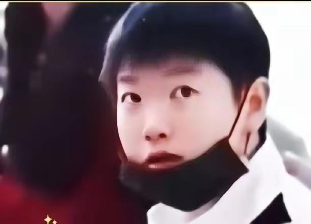 混团世界杯
莎莎再出发！
一身正气
一脸光芒
扫清阴霾
重上战场！

喜欢莎莎