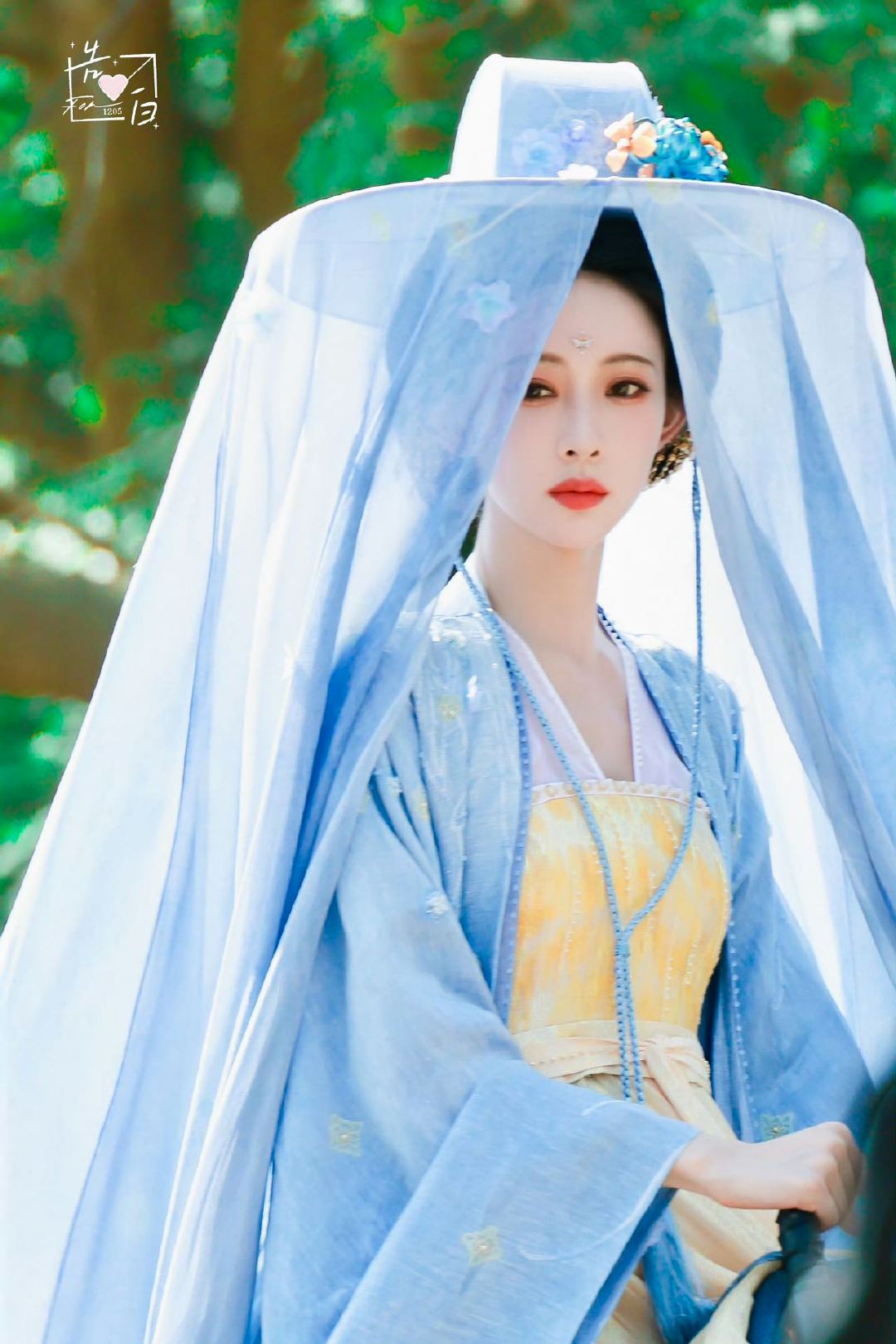 孟子义暮晚摇帷帽造型路透 孟子义神女降世 刷到孟子义的新路透，突然觉得古风造型就