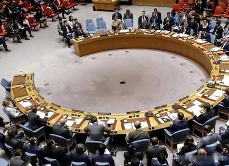 联合国官员公开承认，
多国没按时交会费，
其中欠费最多的国家……
大家也能很容易