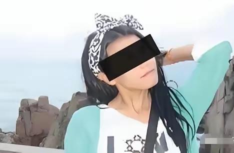 河北一名男子，结婚五年，把所有的收入都交给妻子，家里的事情全听她的，为了她把烟也