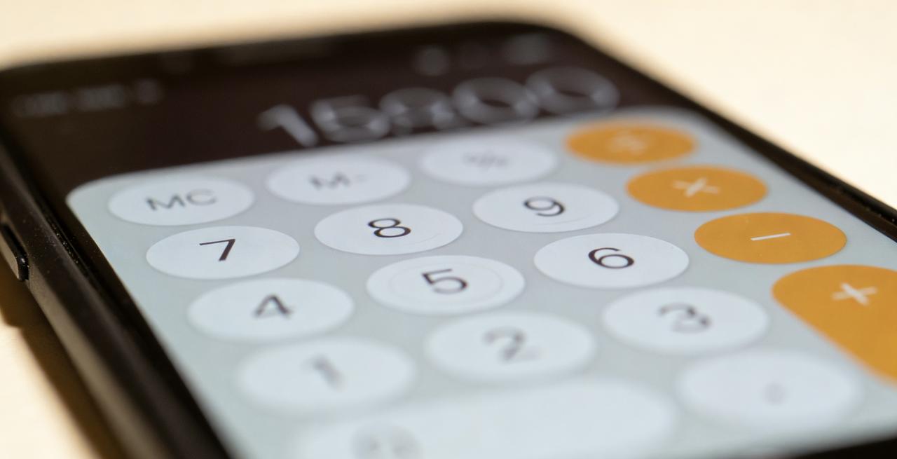 计算器里的秘密：那些不敢被看见的数字，藏着成年人最深的体面


标题：比浏览记录