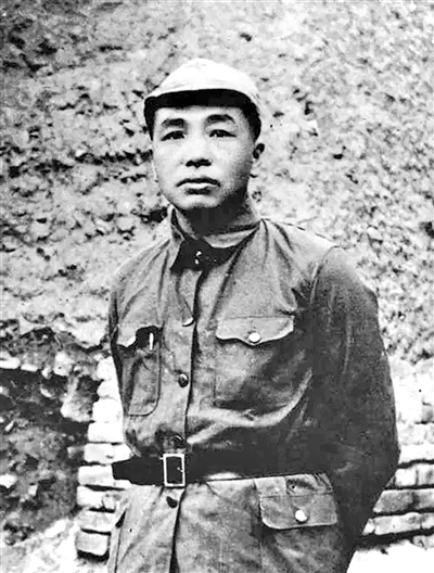 1935年红军过若尔盖草地，彭德怀的外甥罗永佑身负重伤，伤口严重感染。当时部队缺