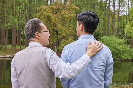 一个巴掌拍不响，但一个巴掌落在耳膜上，世界会响一辈子。
——题记
如果什么都能原