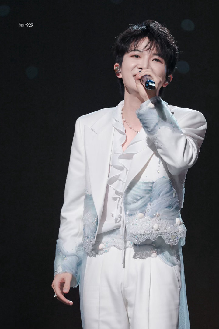 周深新歌禁止用于AI训练救命！深深新歌《月之纪》版权声明太硬气了！直接焊死禁止A