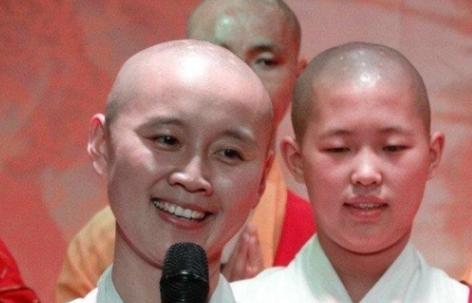 2008年，山东大学一位女学生，梦见了佛祖，佛祖对她说："你是我座下的童子，快回