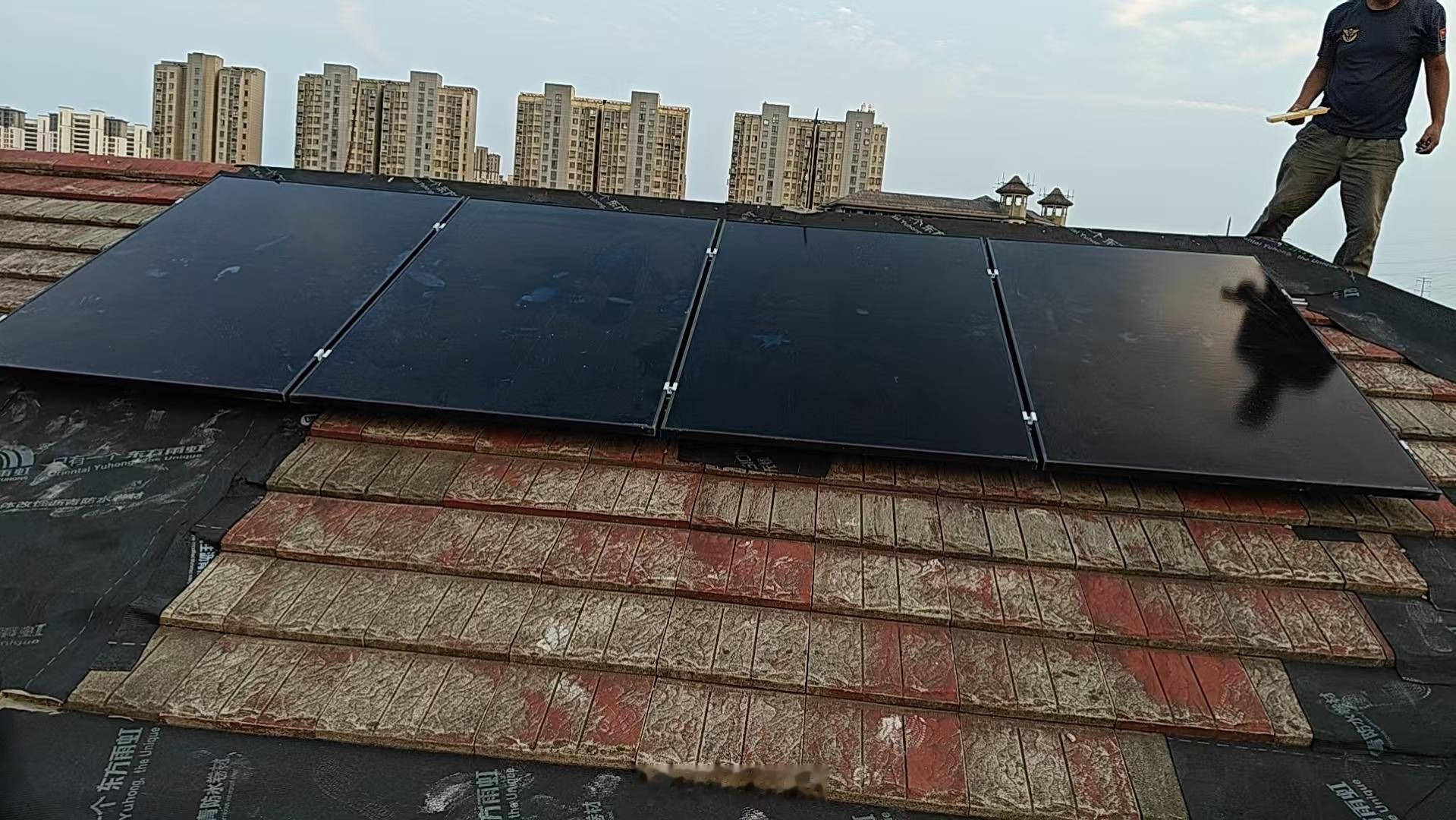 给屋顶装了7kw的太阳能板，以后白天开空调再也不用花钱啦