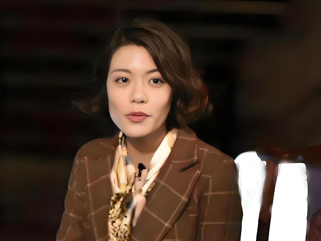 复旦大学教授陈果说：“如果你发现嫁错了人，还生了孩子，又想离婚，又舍不得孩子，千