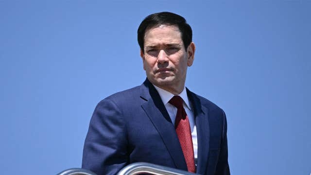 卢比奥称“尽一切努力通过外交途径解决问题”美伊冲突 据福克斯新闻报道，国务卿马可