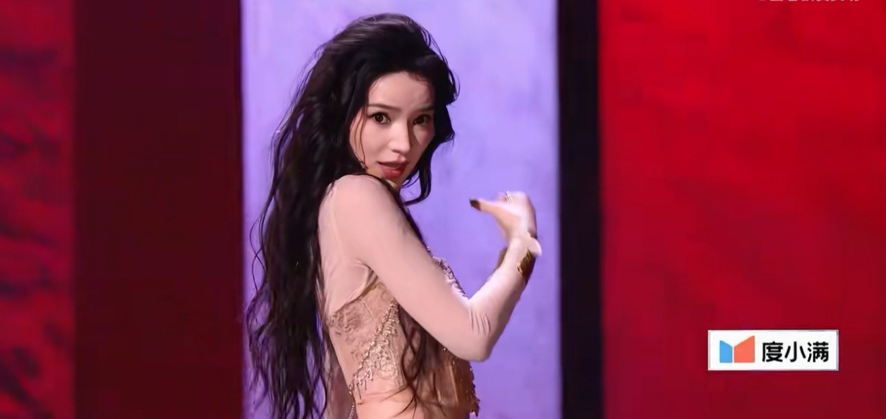 代斯对阵温峥嵘差109票，浪花0票太离谱！观众现场高呼代斯，实力被严重低估。代斯