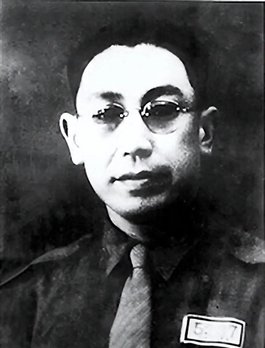 1949年，地下党员郭汝瑰率72军起义，起义成功后，他在清查档案时，发现了一个让