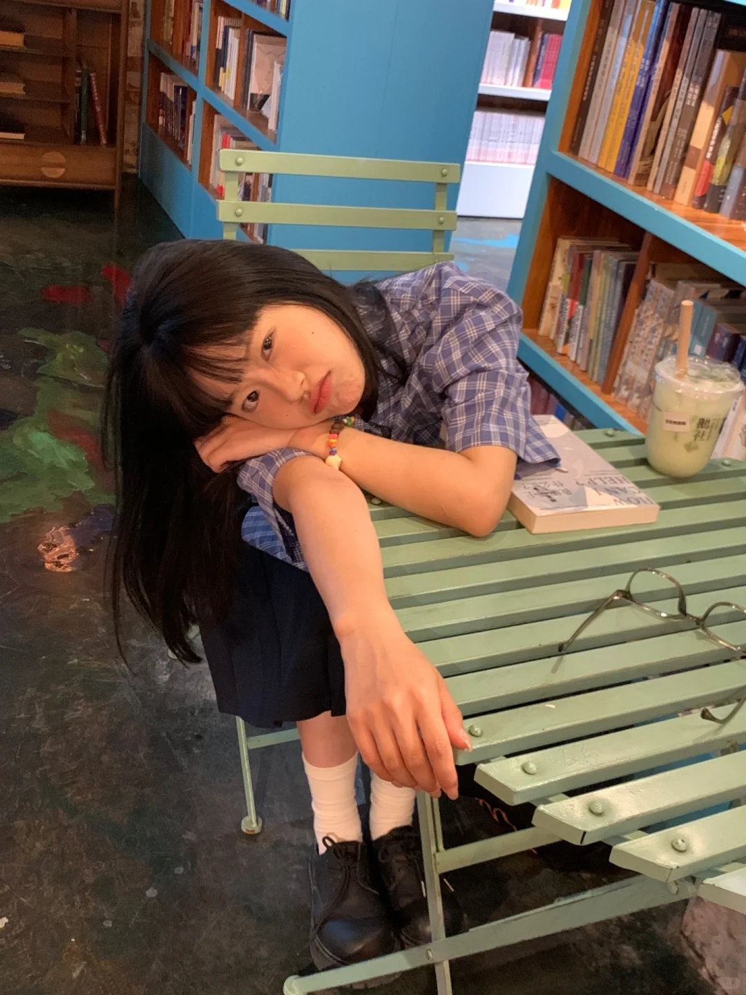 收集书店小幅度拍照动作ˎ₍•ʚ•₎ˏ