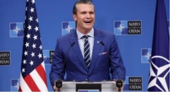 美国防长的一句话让美国人破了防，他表示中美要是开打，不出半个小时，他们的航母全得