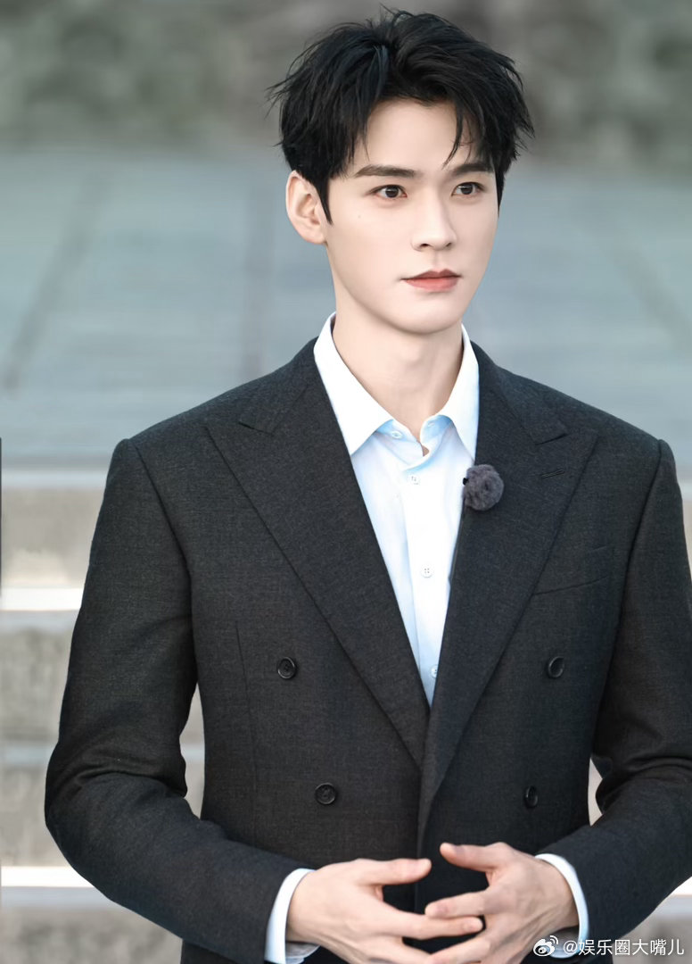 龚俊这个班味不像演的家事法庭 谁能躲过班味的洗礼，龚俊饰演的沈谢秩直接给我上了一