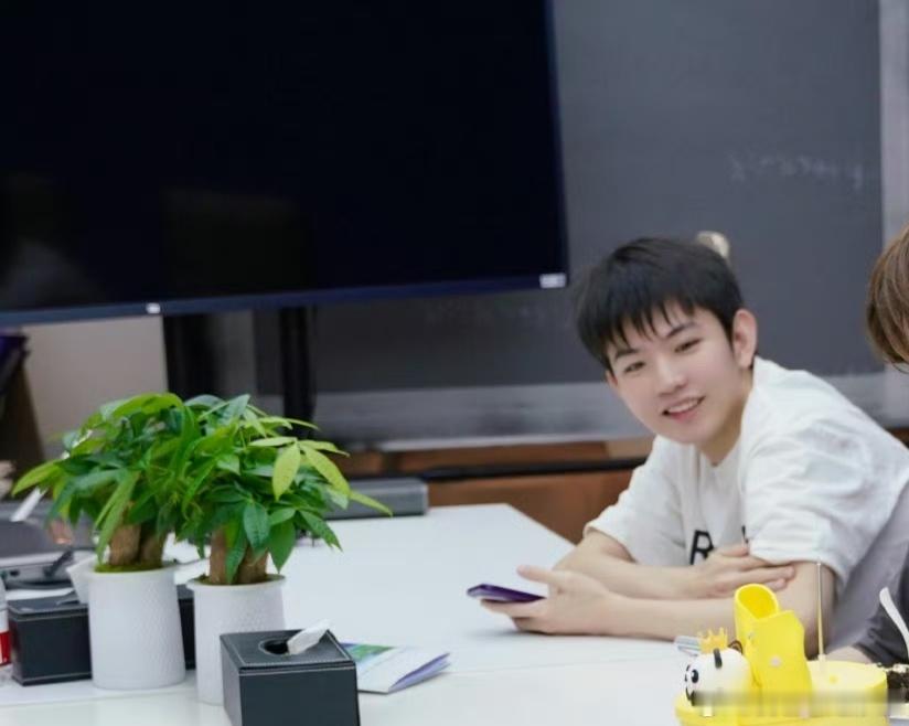 许心真参加了一个满24减6岁的活动 