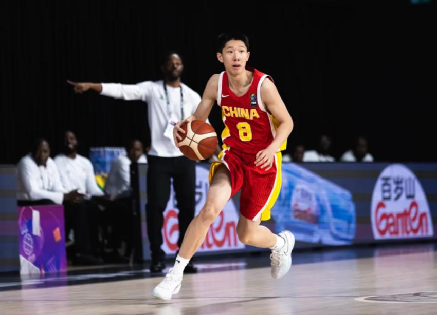 中国U17男篮半场42-37反超加拿大原因唯一，张宇辰！
北京时间6月28日，U