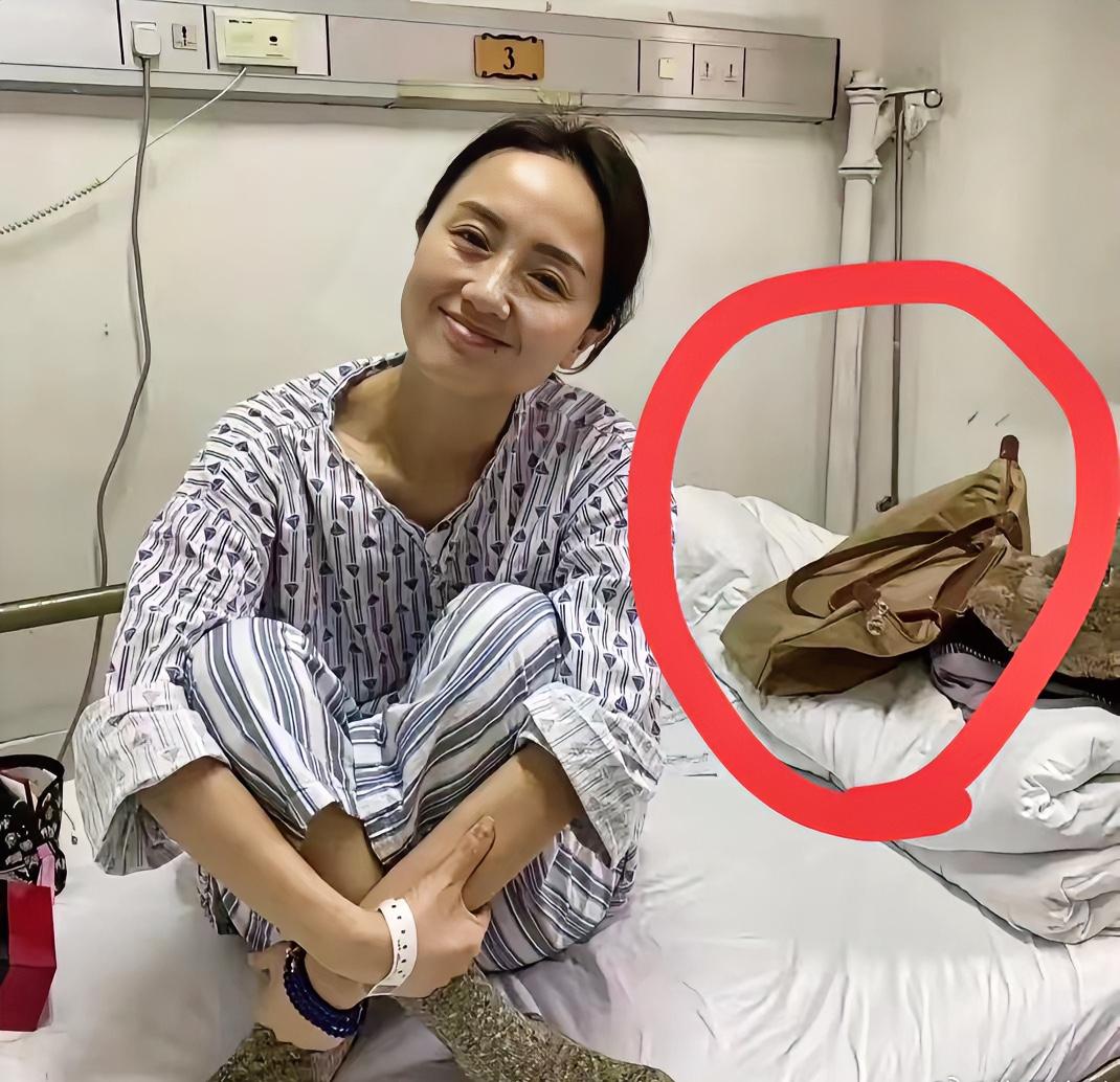 朱媛媛人缘这么好是有原因的！

因为她的人品没得说，
你看看她去世多少明星纷纷发