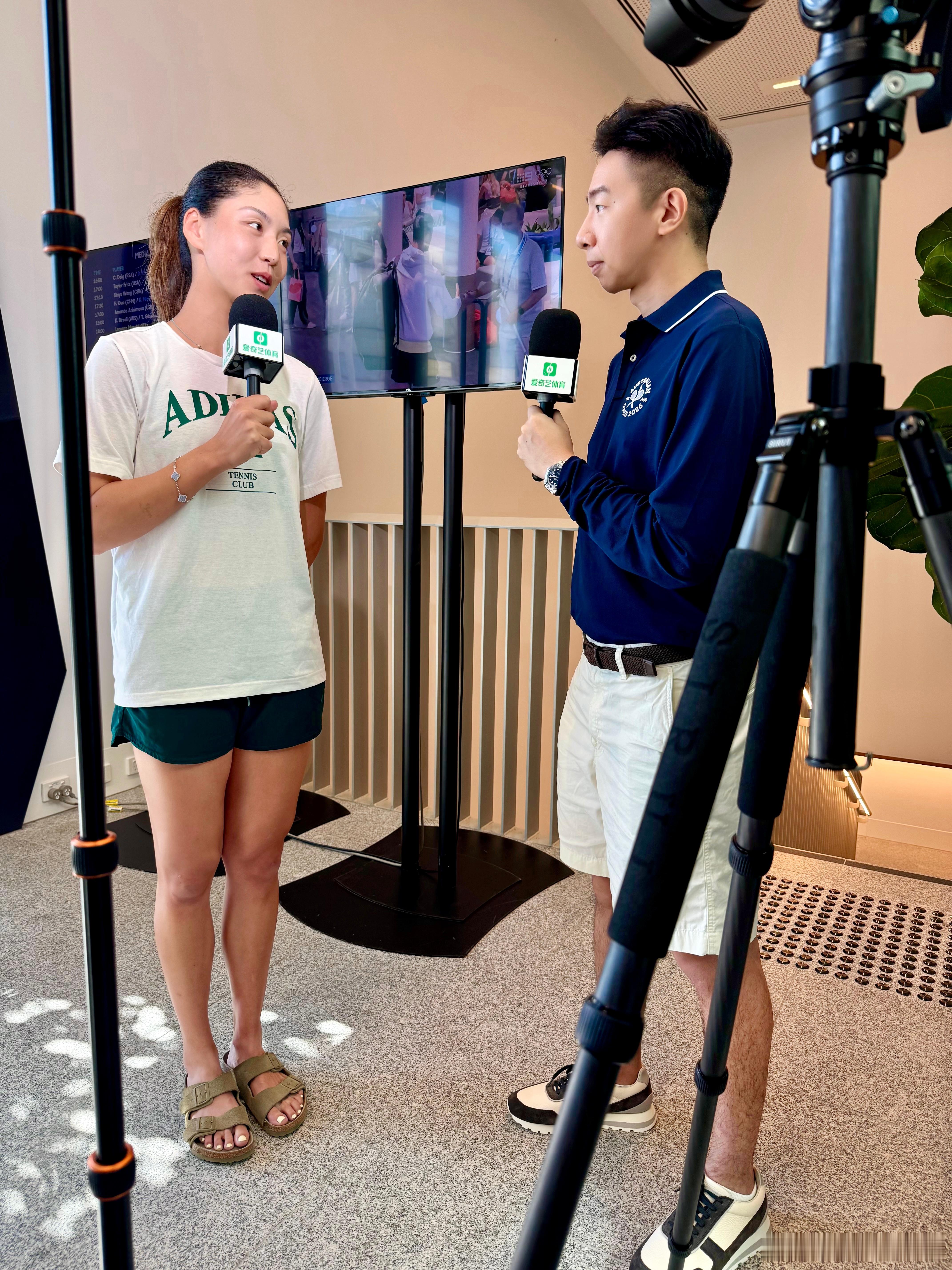 澳网2026  十六强赛后专访：王欣瑜欣瑜：今天一上来，我觉得我们两个人在第一盘