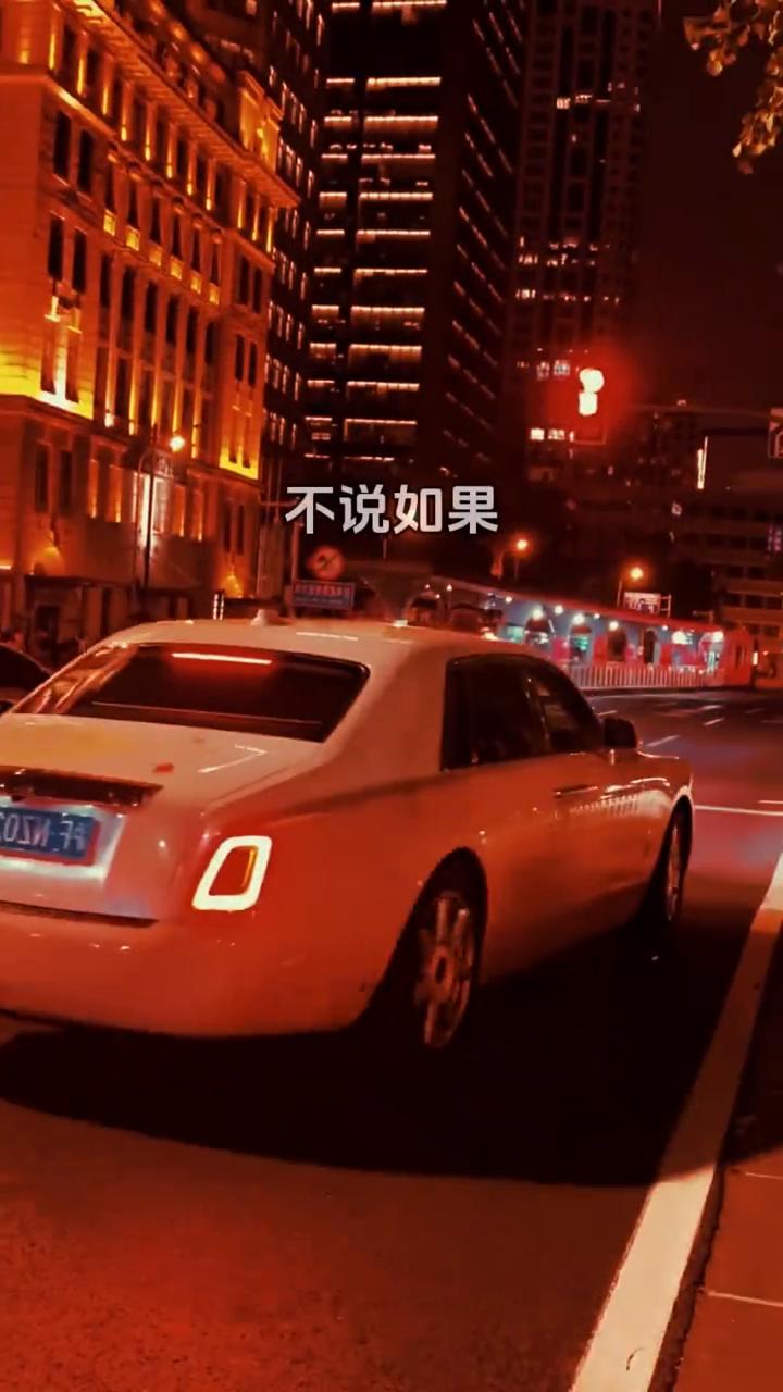 六月的第一天，许个愿吧。
愿六月往后的日子风生水起，不谈从前，不说如果，只希望越