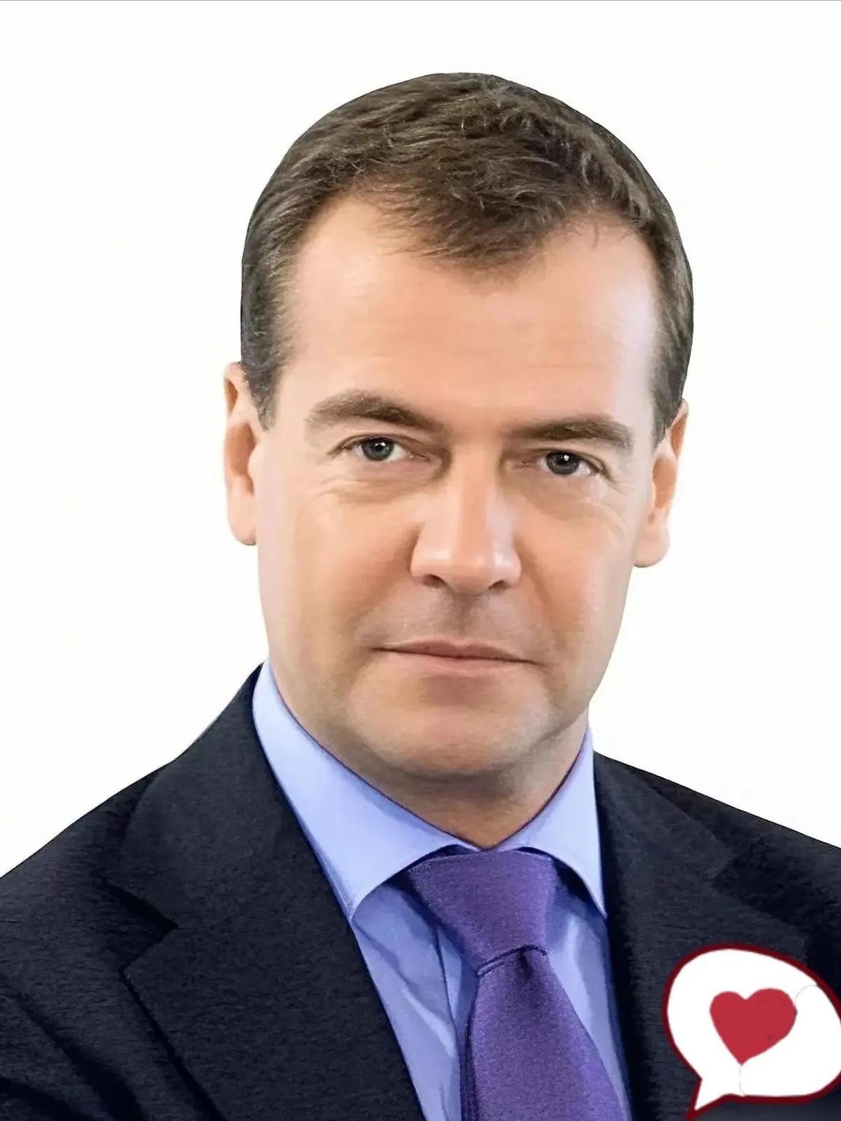 梅德韦杰夫重磅发声。

4 月 15 日，梅德韦杰夫突然发出强烈警示，俄罗斯军方