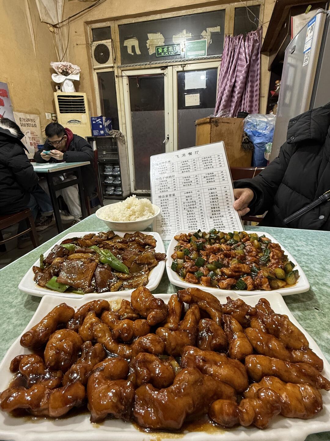 北京慕名而来的。。。果然越破不起眼越好吃！！！