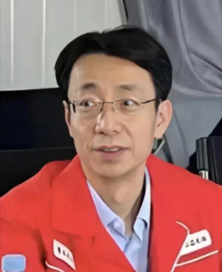 1969年出生的胡继勇已经54岁，还有6年就退休了，可以领退休金安享晚年了。

