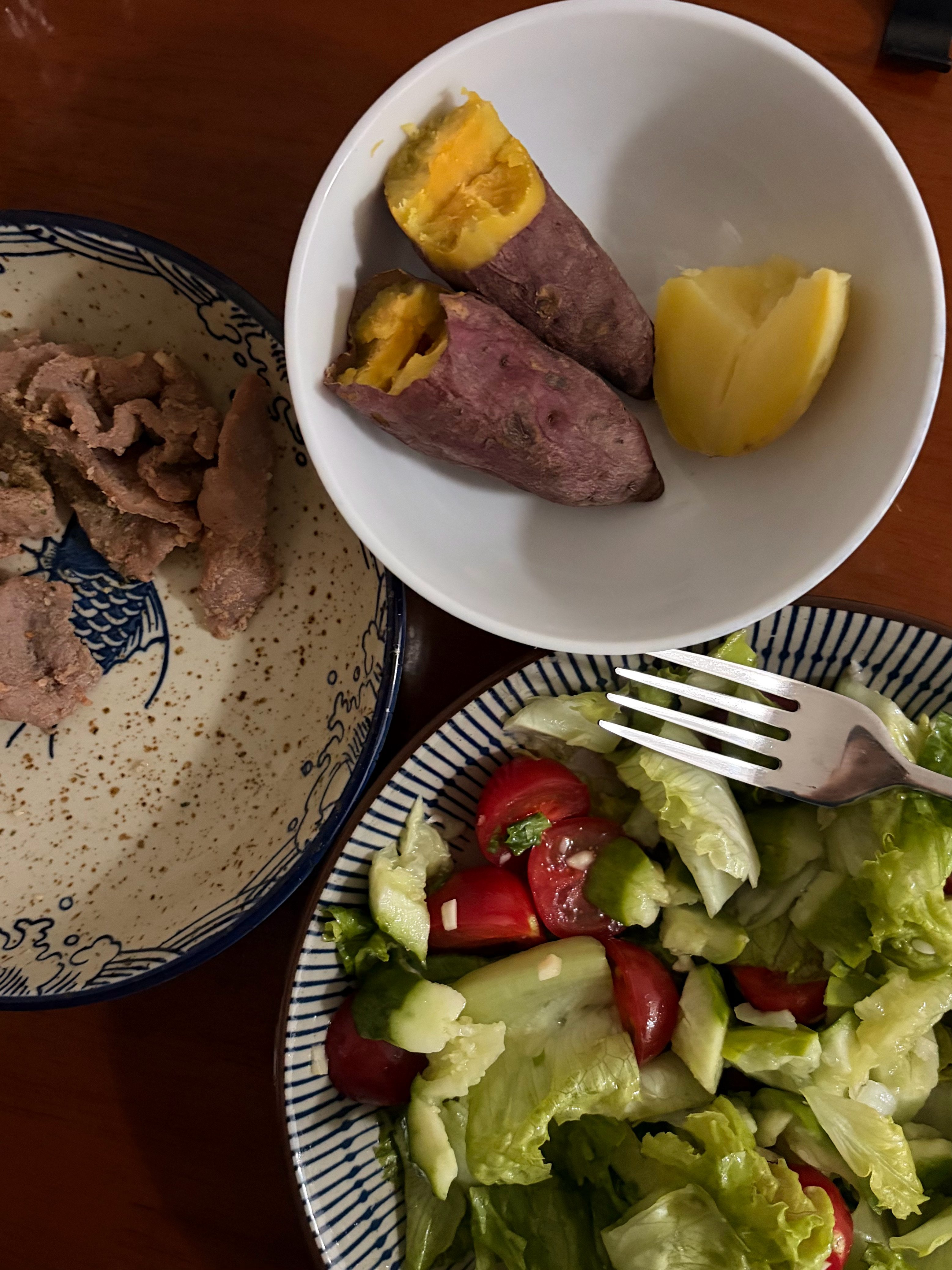 晚饭吃的啥？依然是这些东西哈哈哈🍅🍠🥔🐂🥒🥬说好减脂的来打卡了，第4