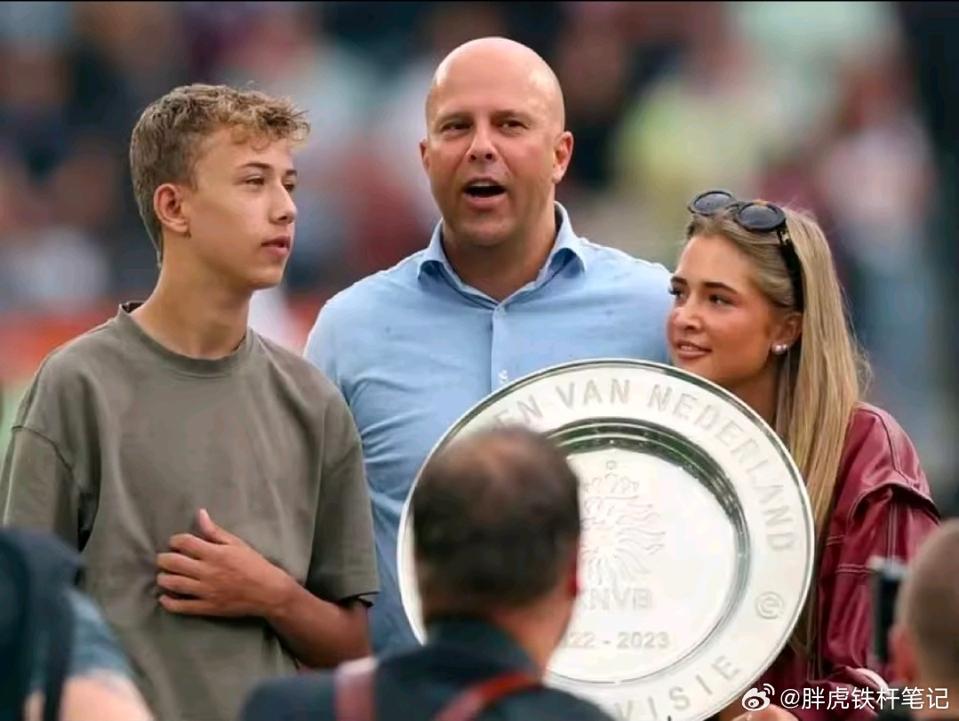 记者爆料：斯洛特感知帅位风险，借国际比赛窗口期回荷兰调整利物浦独立记者Wilso