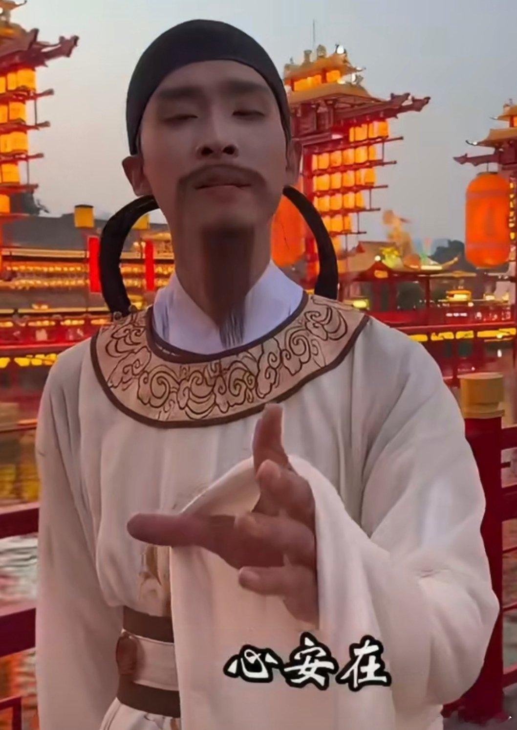 钟美美聊谁的毕业不迷茫 有人说毕业是结束，不是的，那是第一次把人生握在自己手心。