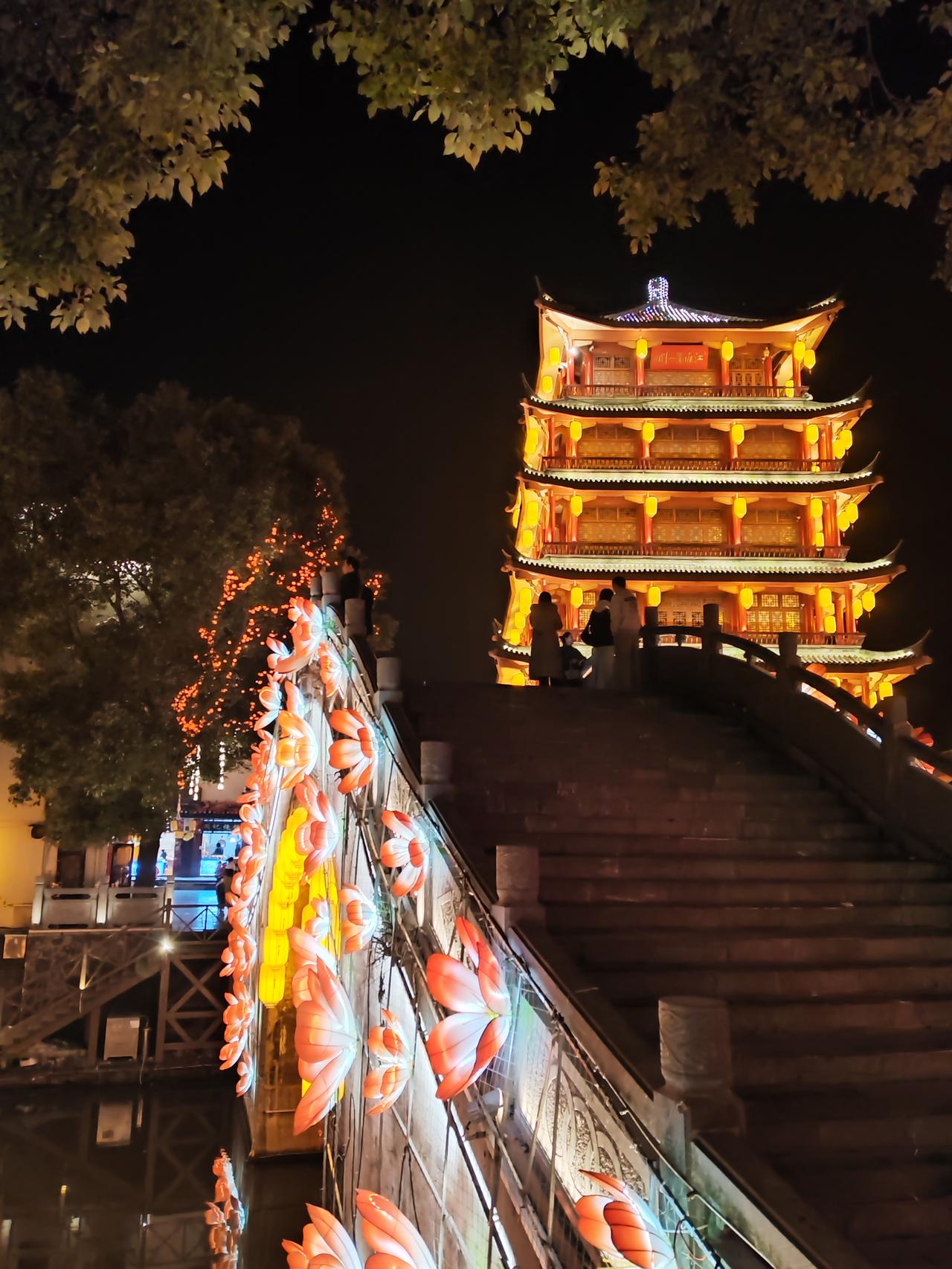 晒图笔记大赛深夜与华灯初上时的三河古镇。