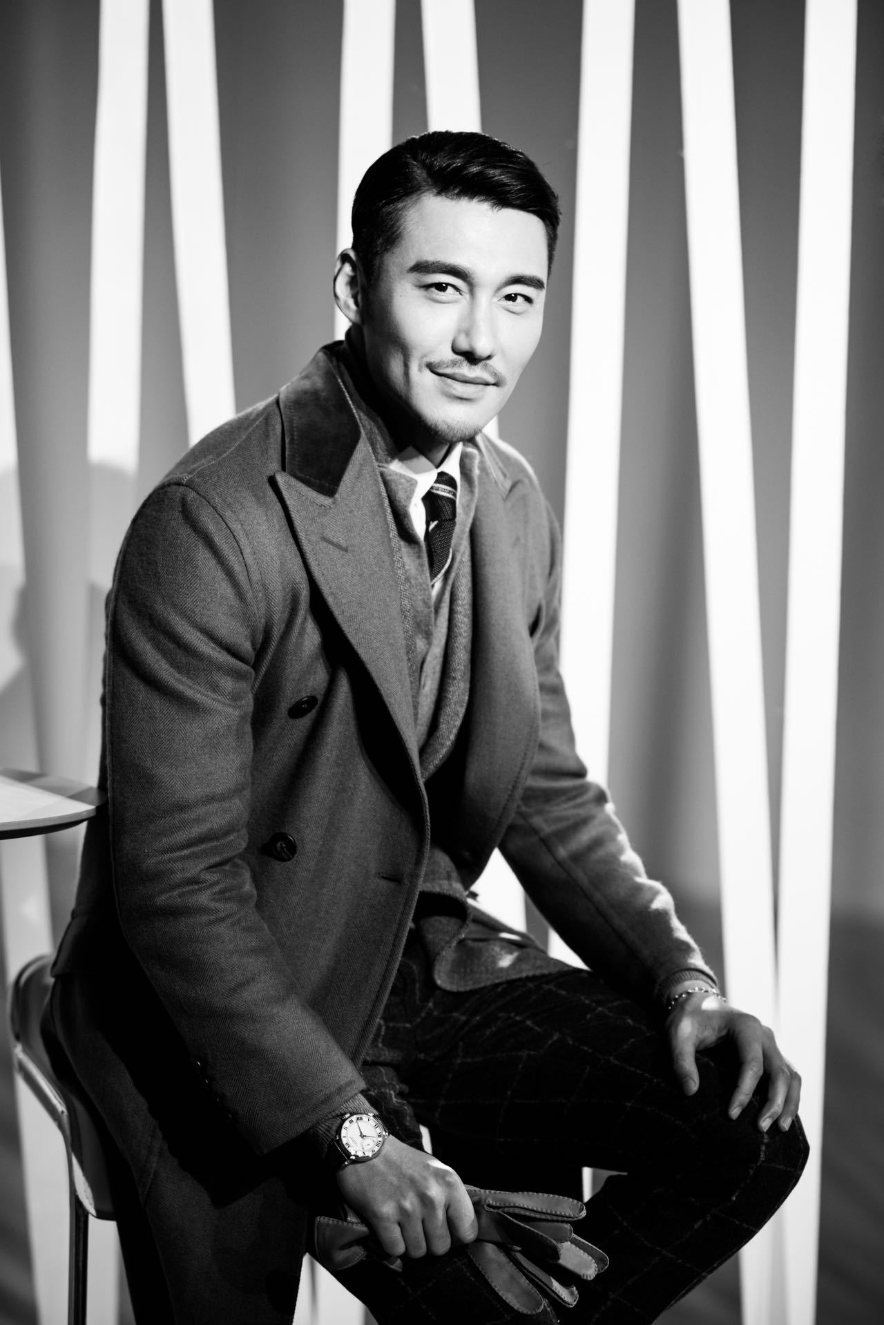 #胡兵披荆斩棘首席#一直都非常的喜欢胡兵。这腹肌这个身材真的拿捏到我了。这一次的