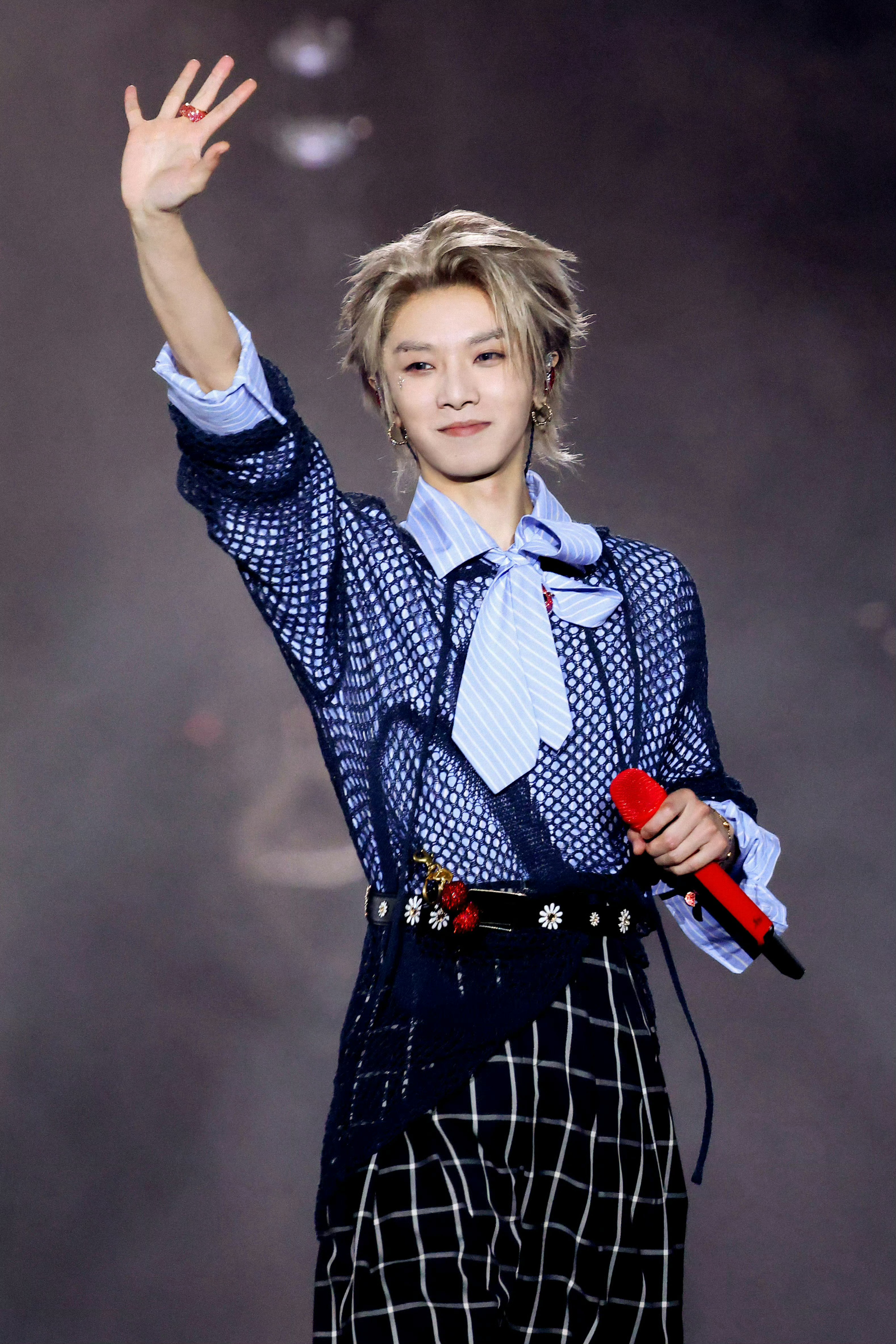 华晨宇 抚仙湖这快弄好的项目能被叫停了真是既可惜又窝火 当事人会更难受我还有个问