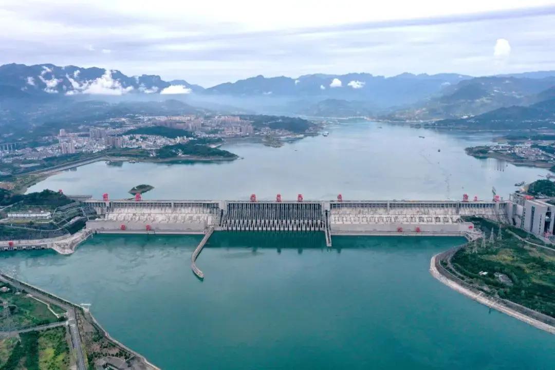 三峡工程的顺利建设归功于中国的改革开放！
改革开放以后，我国的综合国力、经济实力