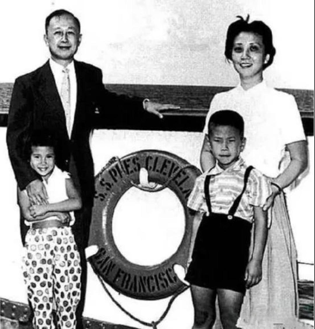 钱学森的儿子钱永刚，一生中两次辍学，初中数学考30分，高中没念完就另谋出路，而父