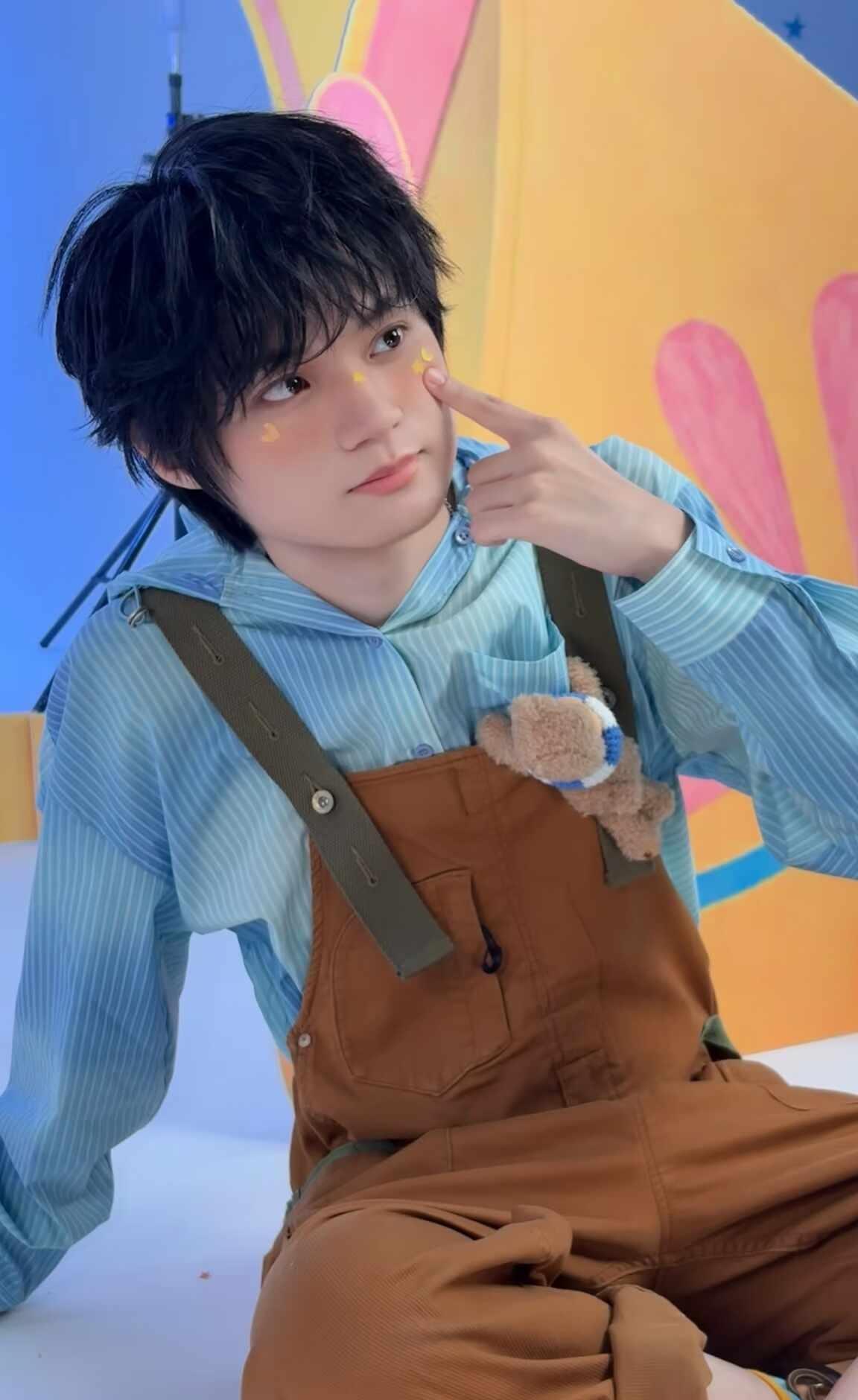 蹲蹲长生酸奶联名的镜头签卡
预算充足，只收一张，价低优先镜头签 成都AG超玩会长