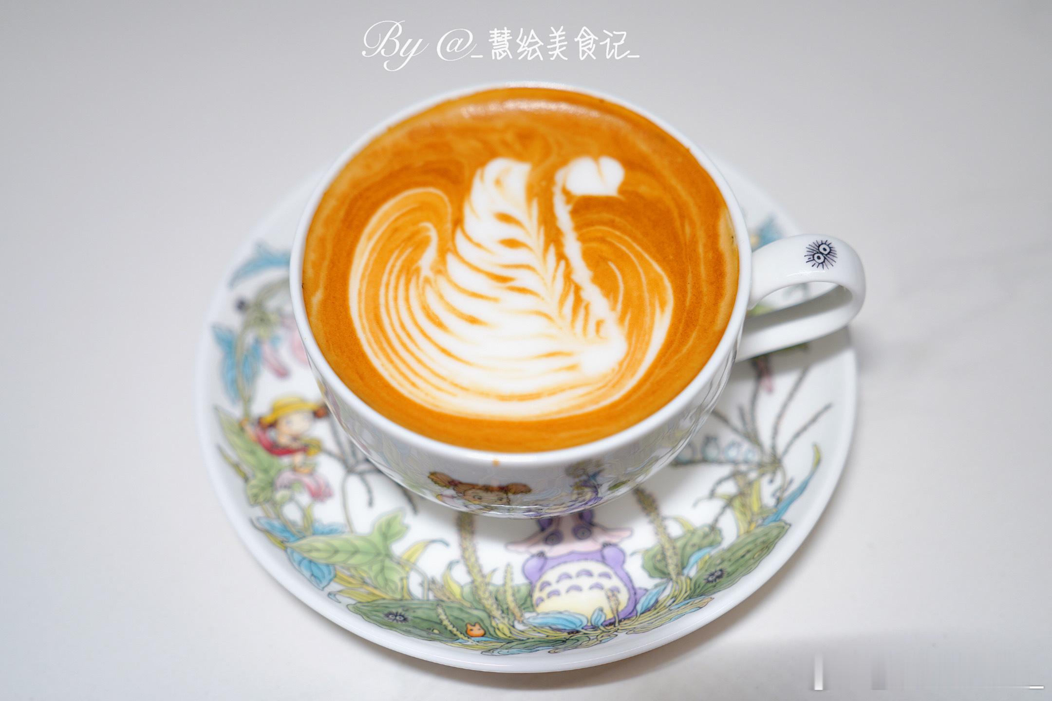 写食谱的空隙冲杯咖啡喝~下雨了，凉快了一点点 ​​​
