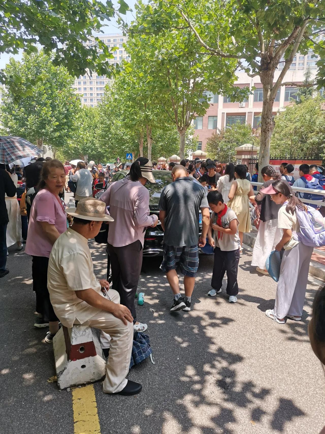泰安山口镇28万买个大房子值不值，今天亲戚家搬新家，一大家子人都去贺喜
在泰安山